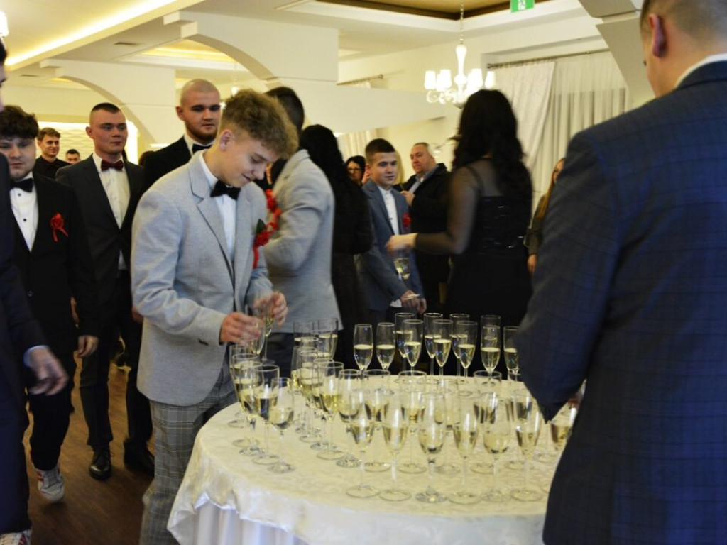Studniówka Zespołu Szkół Samochodowych i Budowlanych [Zdjęcia]