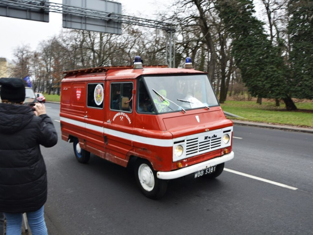 Strażackie, kultowe i z pomysłem. Wielka parada samochodów [Zdjęcia]