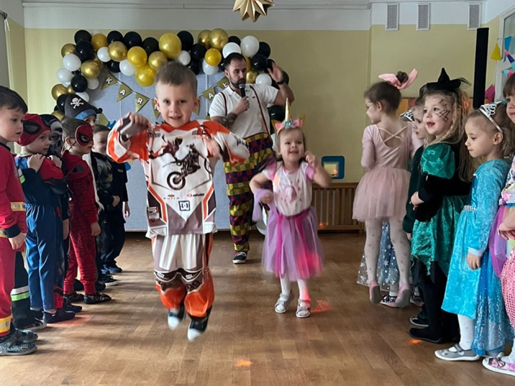 Bal karnawałowy w 