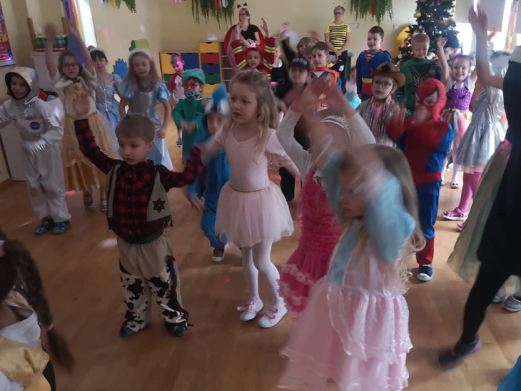 Bal karnawałowy w 