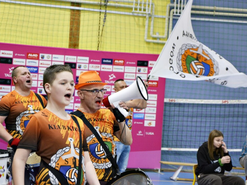 Tacy fani to skarb! Poznajcie Klub Kibica SPS Chrobry Głogów [Zdjęcia]