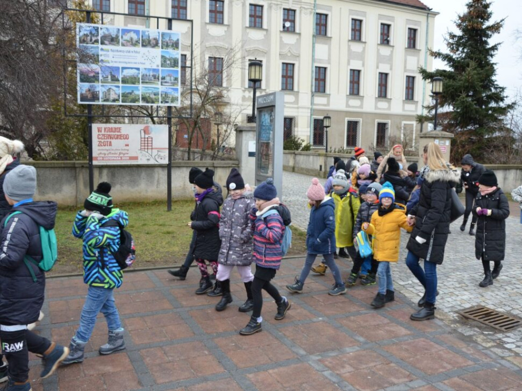 Czapki czekają na fanów 