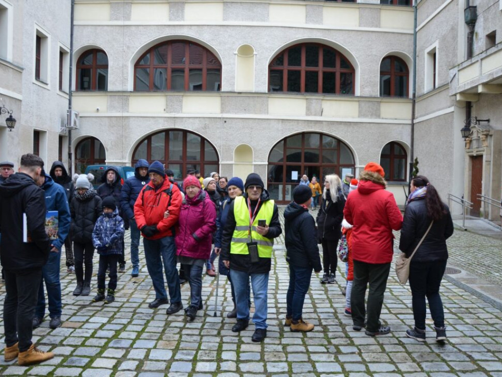 Czapki czekają na fanów 