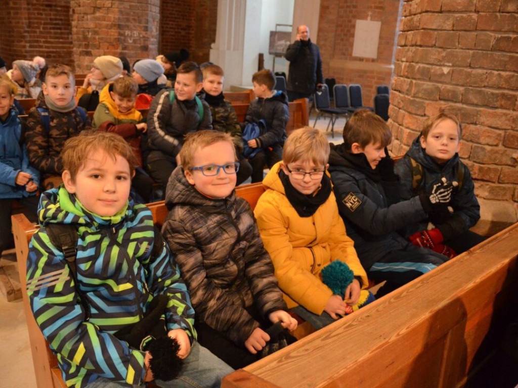 Czapki czekają na fanów 