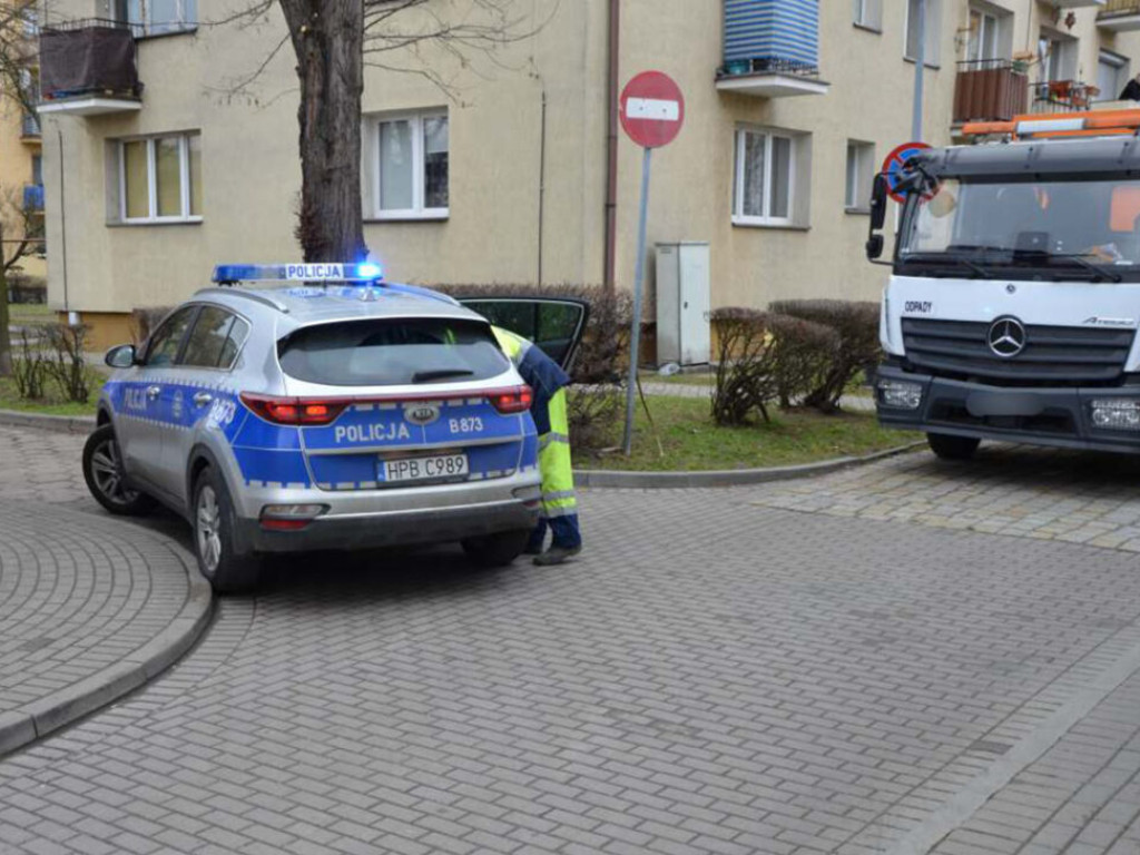 86-latka potrącona przez śmieciarkę! To mogło się skończyć tragicznie