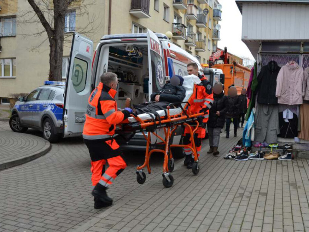 86-latka potrącona przez śmieciarkę! To mogło się skończyć tragicznie