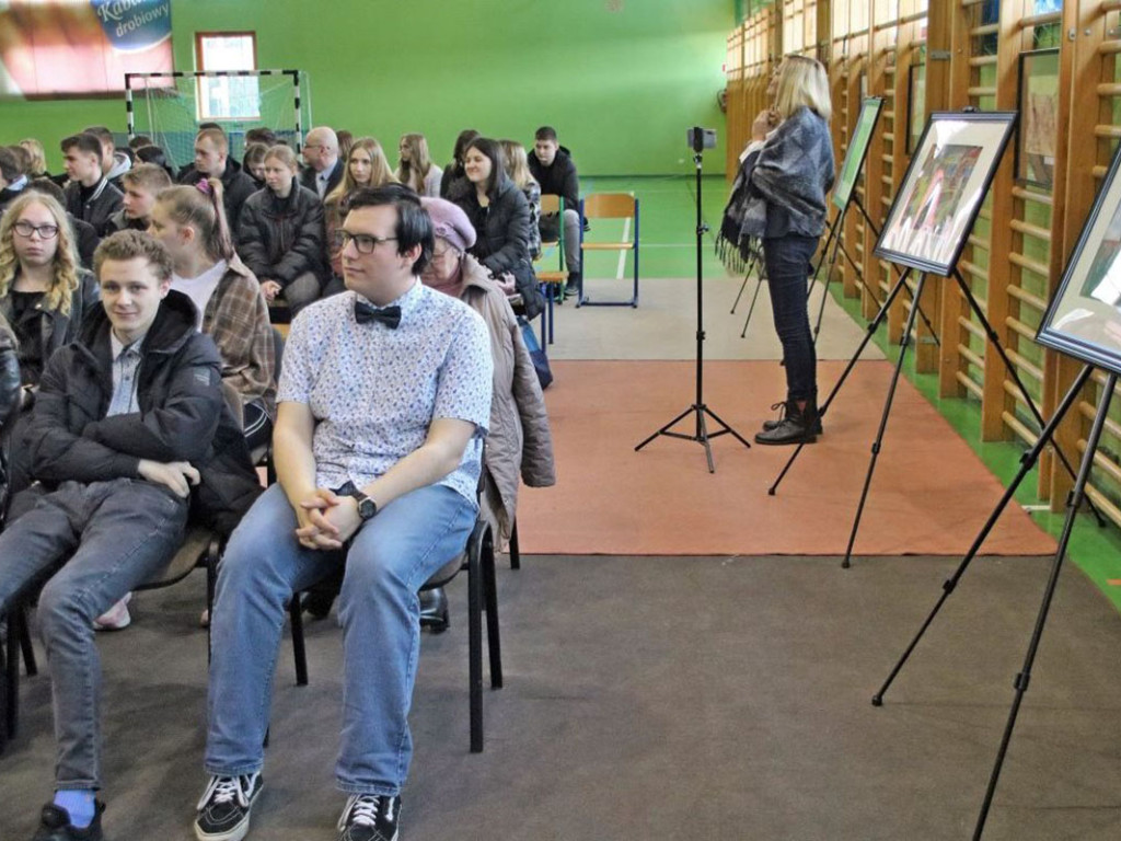Tak świętowali Dzień Kobiet uczniowie i nauczyciele Zespołu Szkół Ponadpodstawowych w Sławie