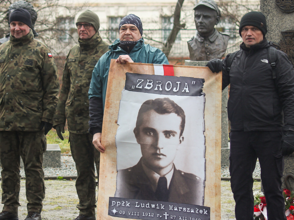 Kilkadziesiąt osób wzięło udział w pierwszym Terenowym Marszu Żołnierzy Wyklętych w Głogowie