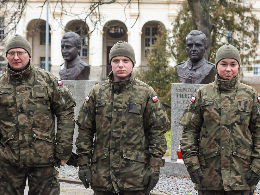 Kilkadziesiąt osób wzięło udział w pierwszym Terenowym Marszu Żołnierzy Wyklętych w Głogowie