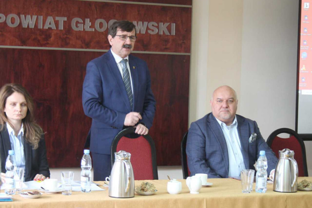 Debatują o katastrofalnym stanie, a pieniędzy brak
