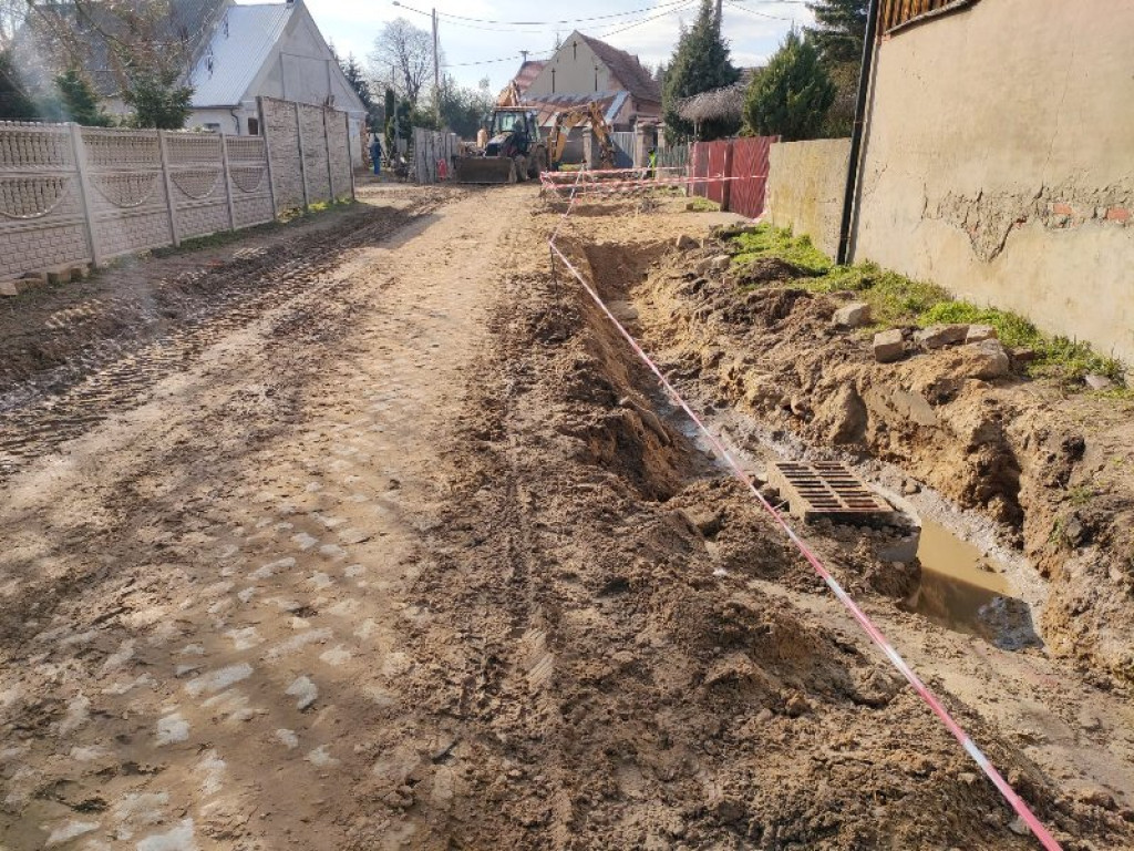 W Kłodzie trwają prace przy przebudowie drogi