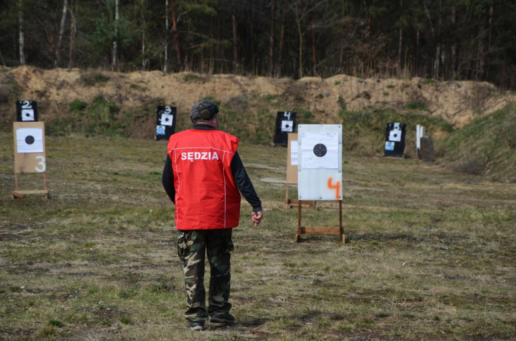 Zawody strzeleckie na strzelnicy Antras