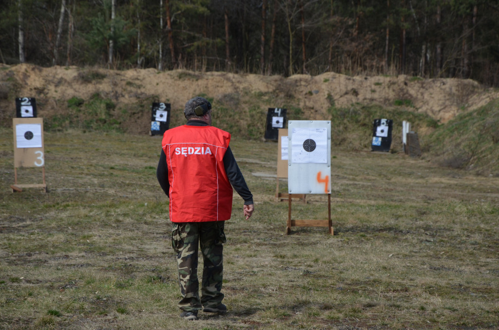 Zawody strzeleckie na strzelnicy Antras