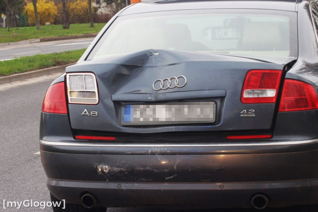Autobus uderzył w audi