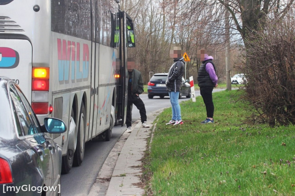 Autobus uderzył w audi