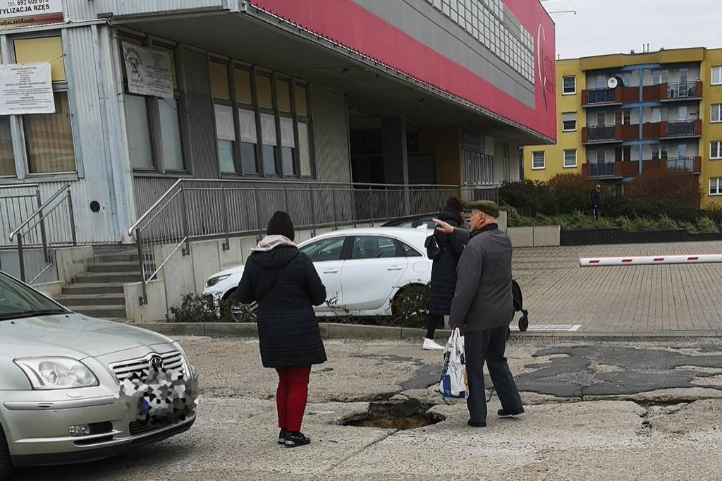 Na Galileusza zapadła się droga