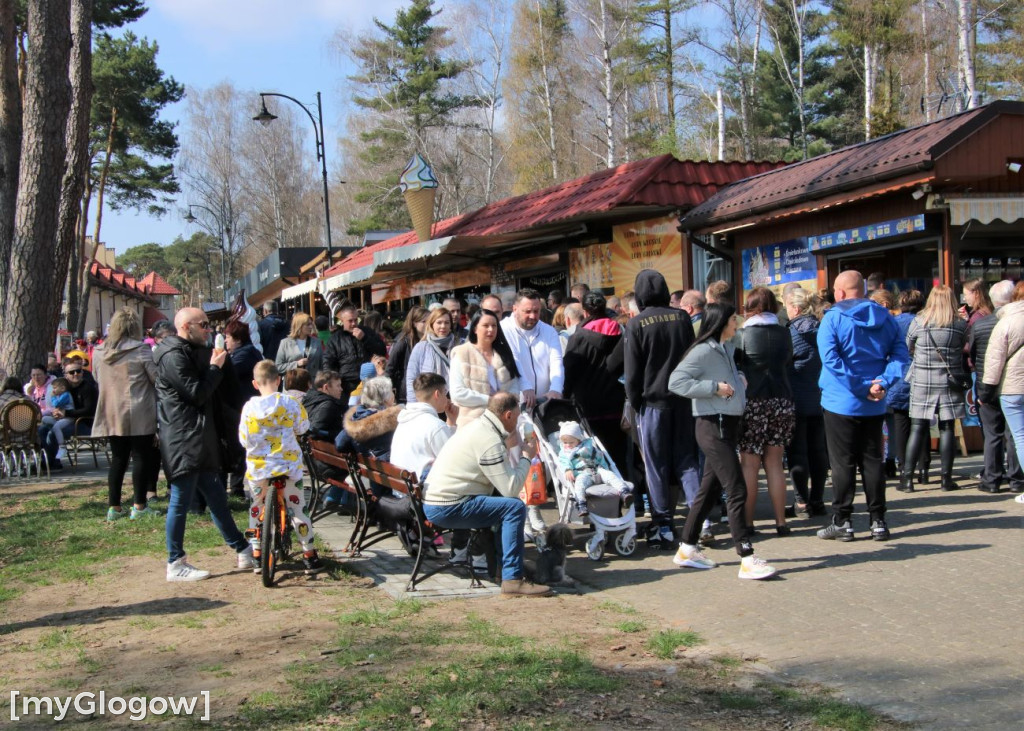 Tłumy spacerowiczów w Sławie