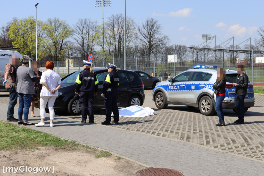 Śmierć pod przychodnią. Nie dotarł do lekarza