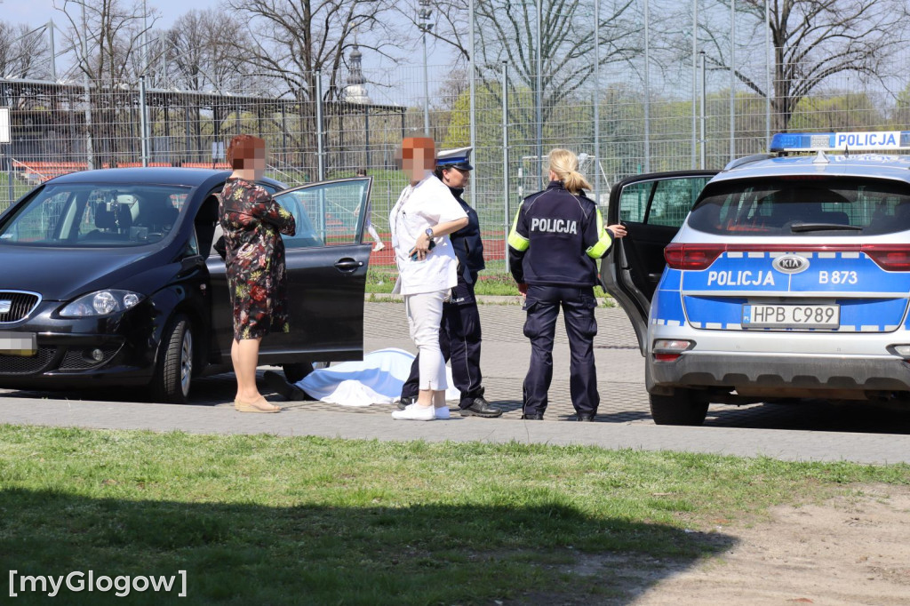 Śmierć pod przychodnią. Nie dotarł do lekarza