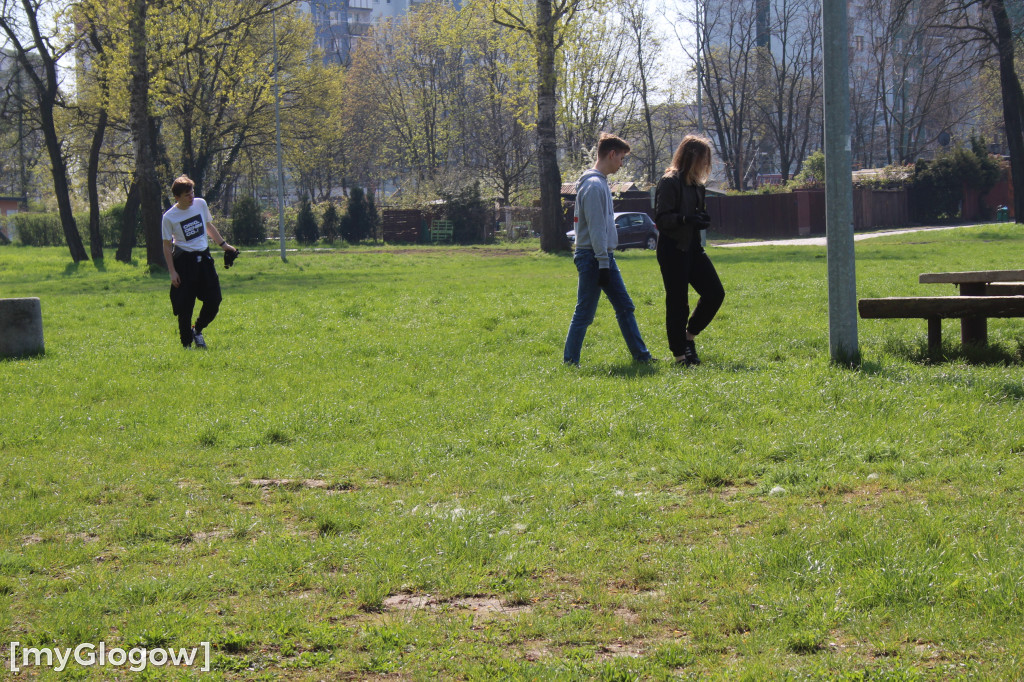 Sprzatąnie placu festynowego
