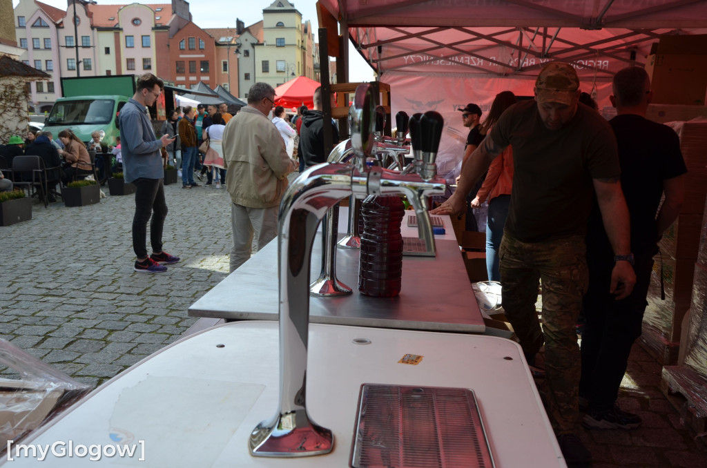 Rynek zamienił się w jeden wielki bar