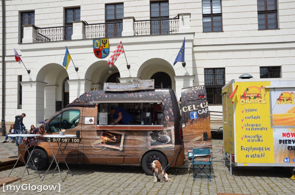Rynek zamienił się w jeden wielki bar