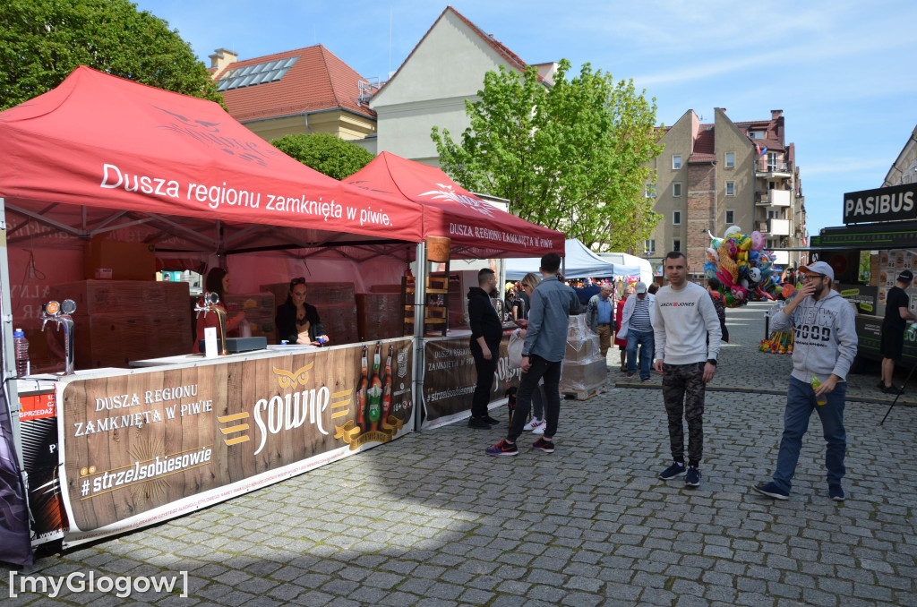 Rynek zamienił się w jeden wielki bar
