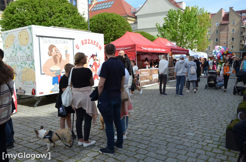 Rynek zamienił się w jeden wielki bar
