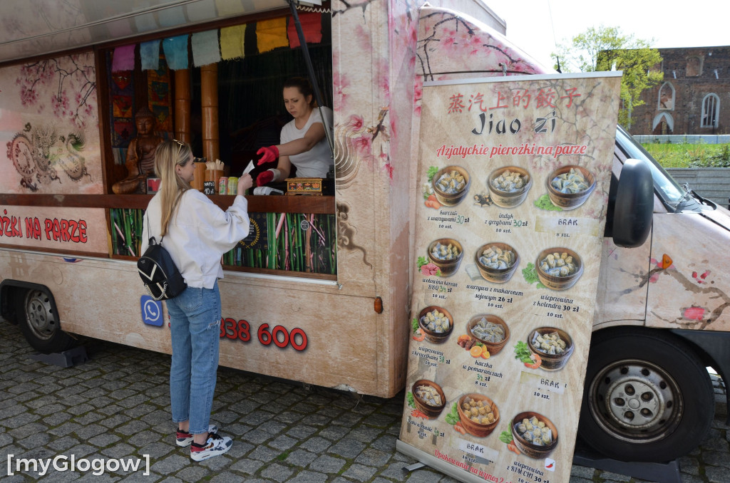 Rynek zamienił się w jeden wielki bar