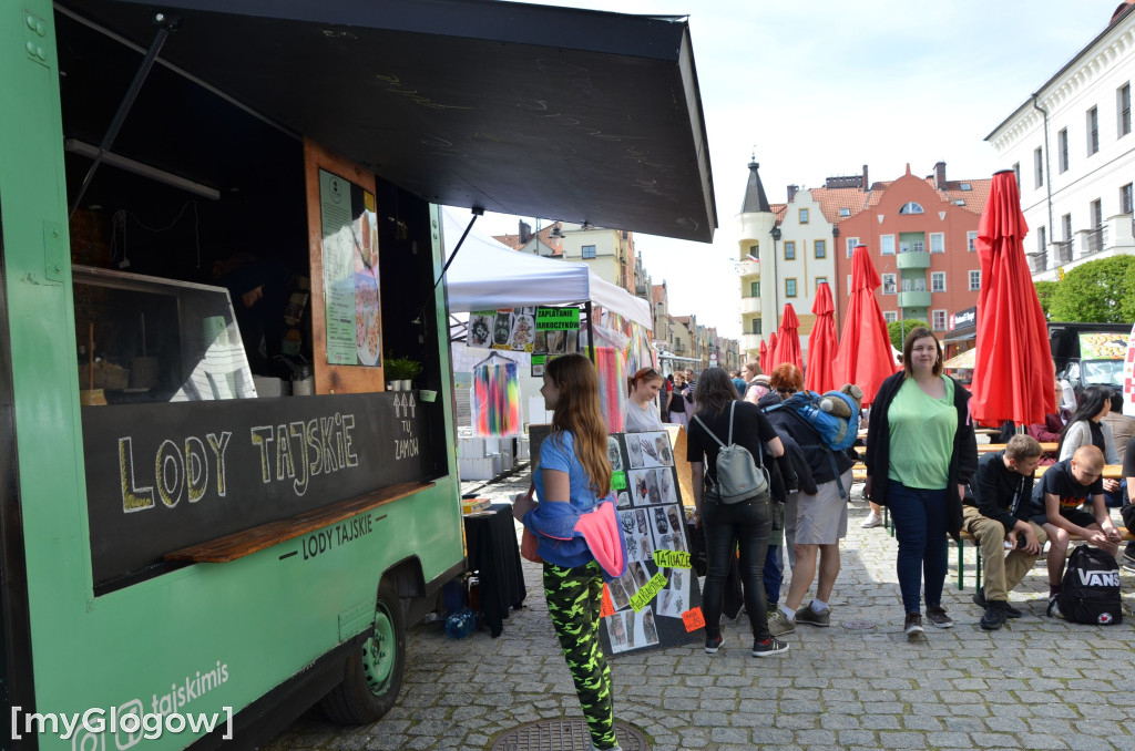 Rynek zamienił się w jeden wielki bar