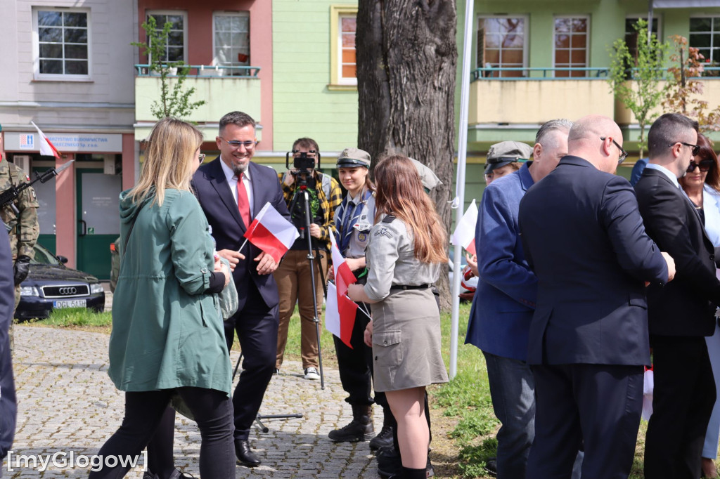 Dzień Flagi Polski pod pomnikiem Józefa Wybickiego