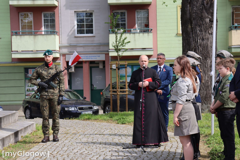 Dzień Flagi Polski pod pomnikiem Józefa Wybickiego