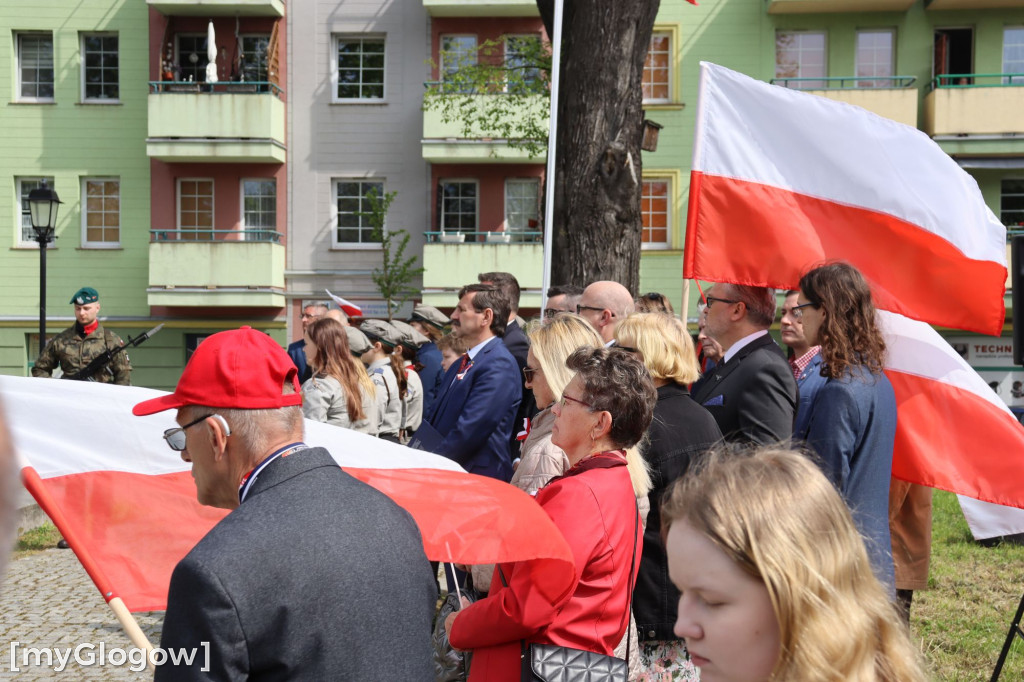 Dzień Flagi Polski pod pomnikiem Józefa Wybickiego