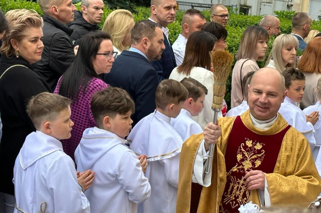 Pierwsza Komunia Św. w parafii pw. św. Mikołaja