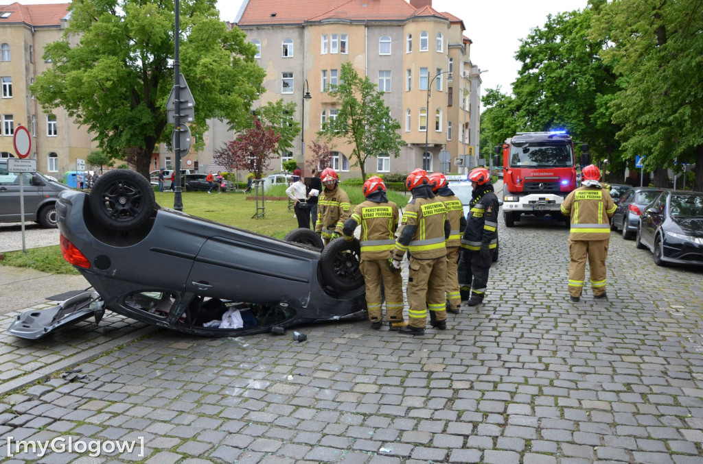 Szokujące dachowanie na Kołłątaja w Głogowie