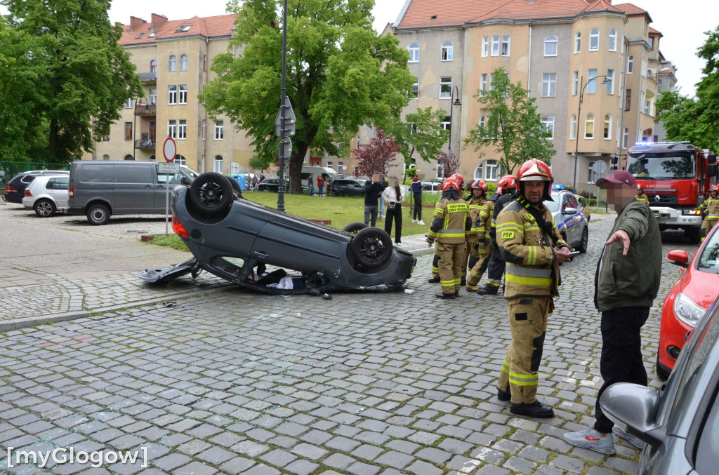 Szokujące dachowanie na Kołłątaja w Głogowie