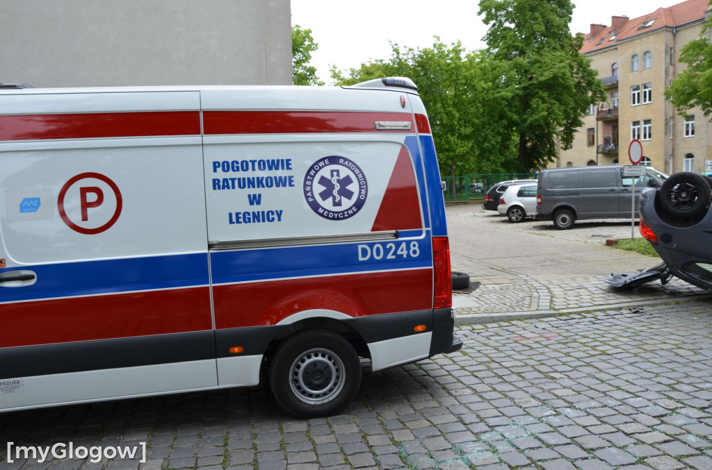 Szokujące dachowanie na Kołłątaja w Głogowie