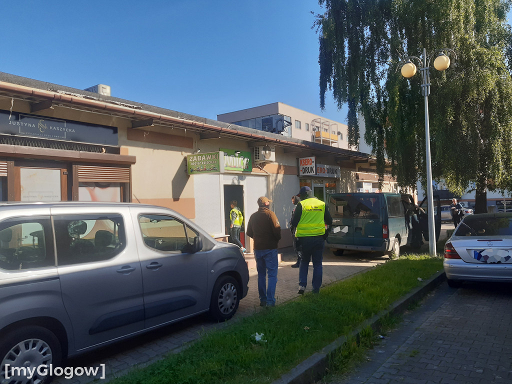 Nalot na salony w Głogowie. Automaty wywiezione