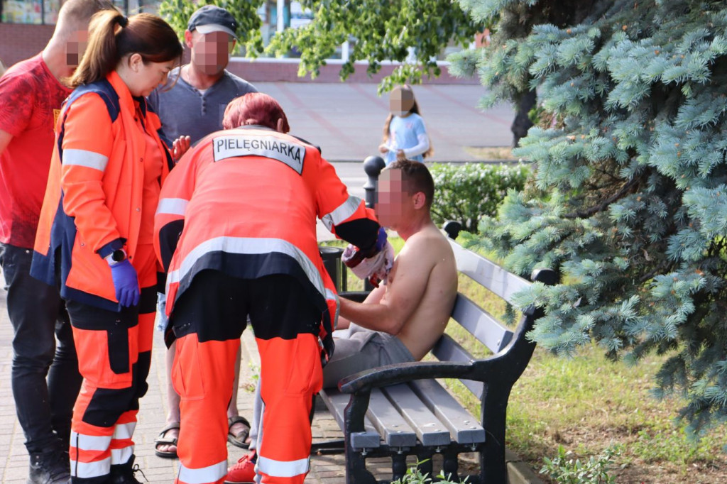 Atak nożownika pod apteką w Głogowie