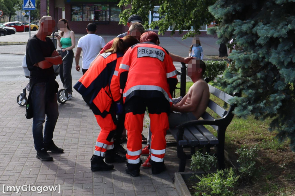 Atak nożownika pod apteką w Głogowie