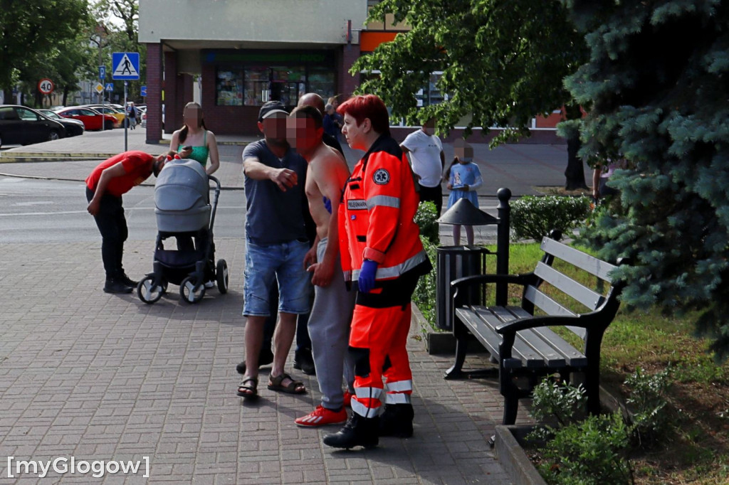 Atak nożownika pod apteką w Głogowie