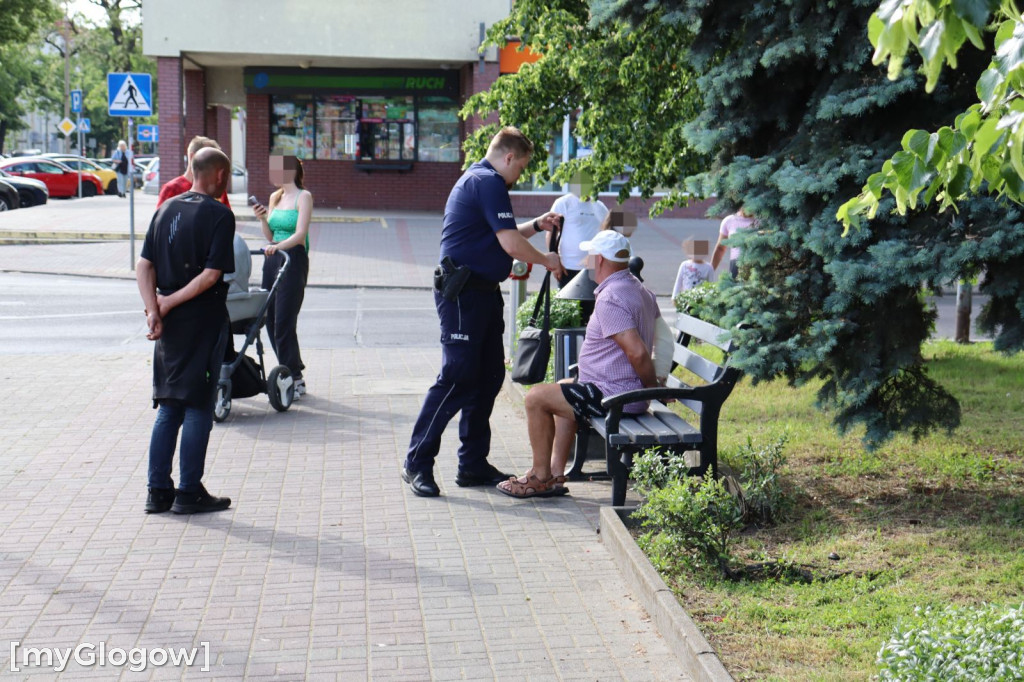 Atak nożownika pod apteką w Głogowie