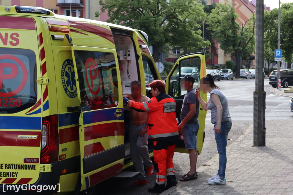 Atak nożownika pod apteką w Głogowie