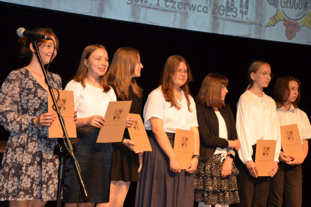 Gala stypendialna prymusów trwa