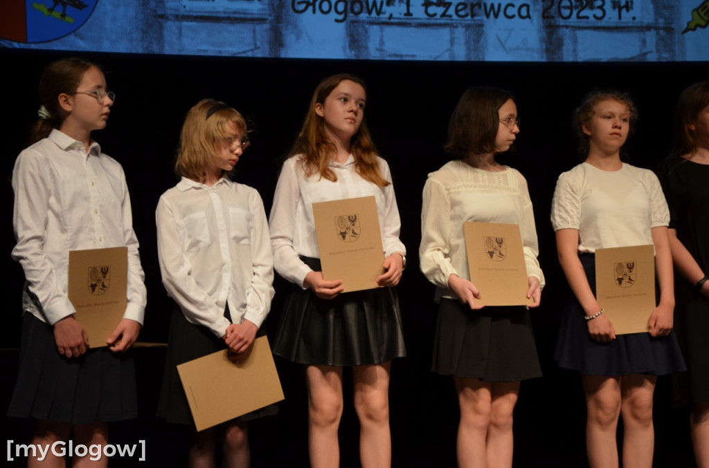 Gala stypendialna prymusów trwa