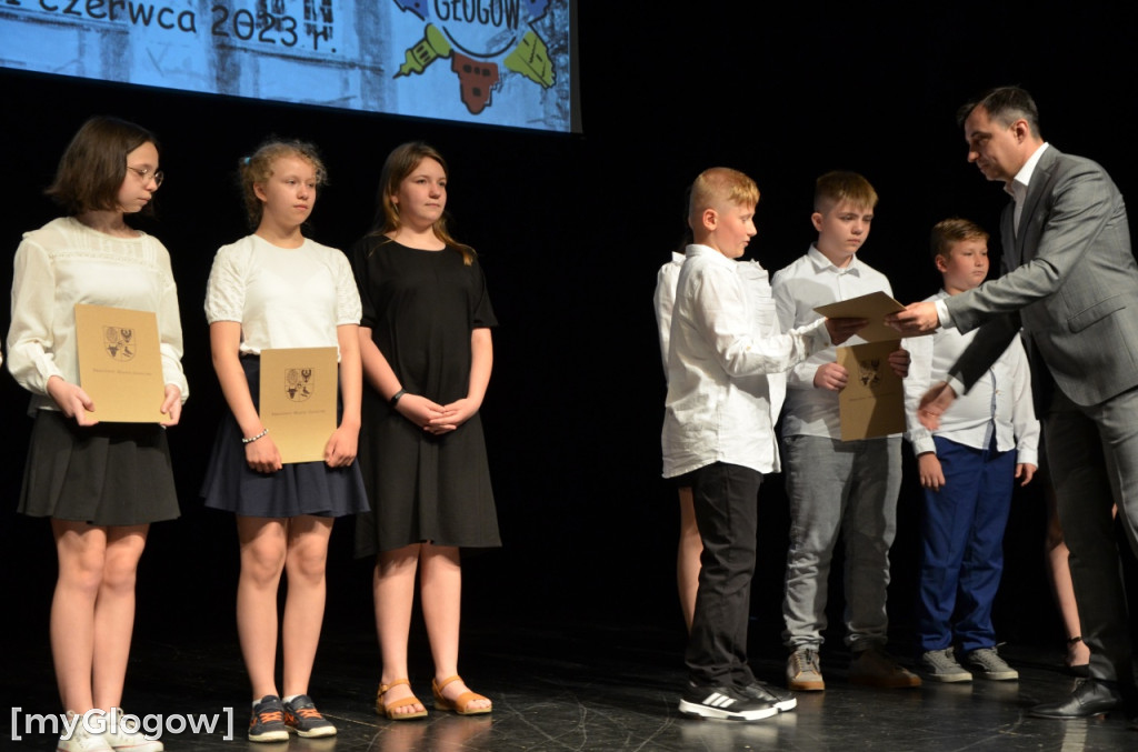 Gala stypendialna prymusów trwa