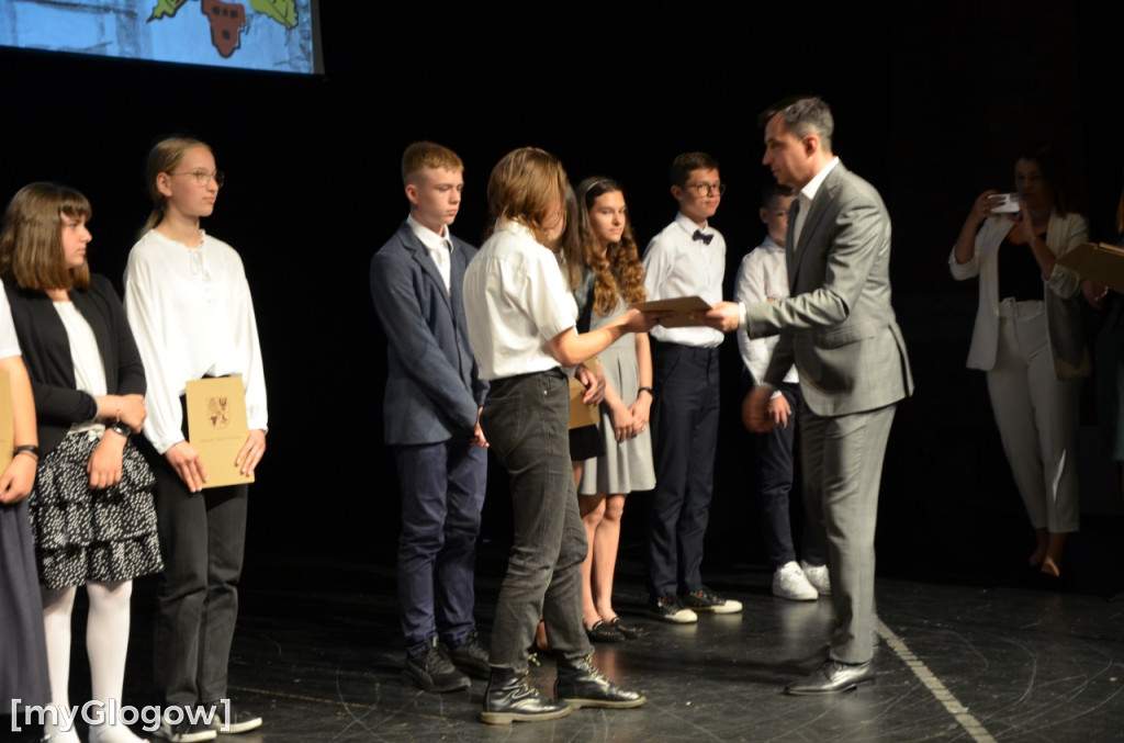 Gala stypendialna prymusów trwa