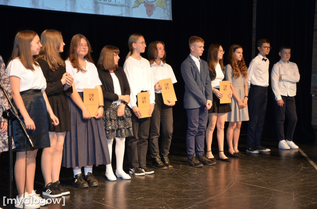 Gala stypendialna prymusów trwa