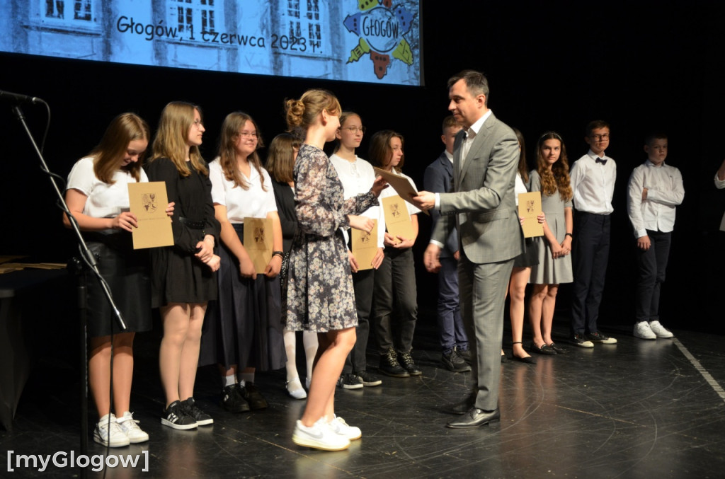 Gala stypendialna prymusów trwa