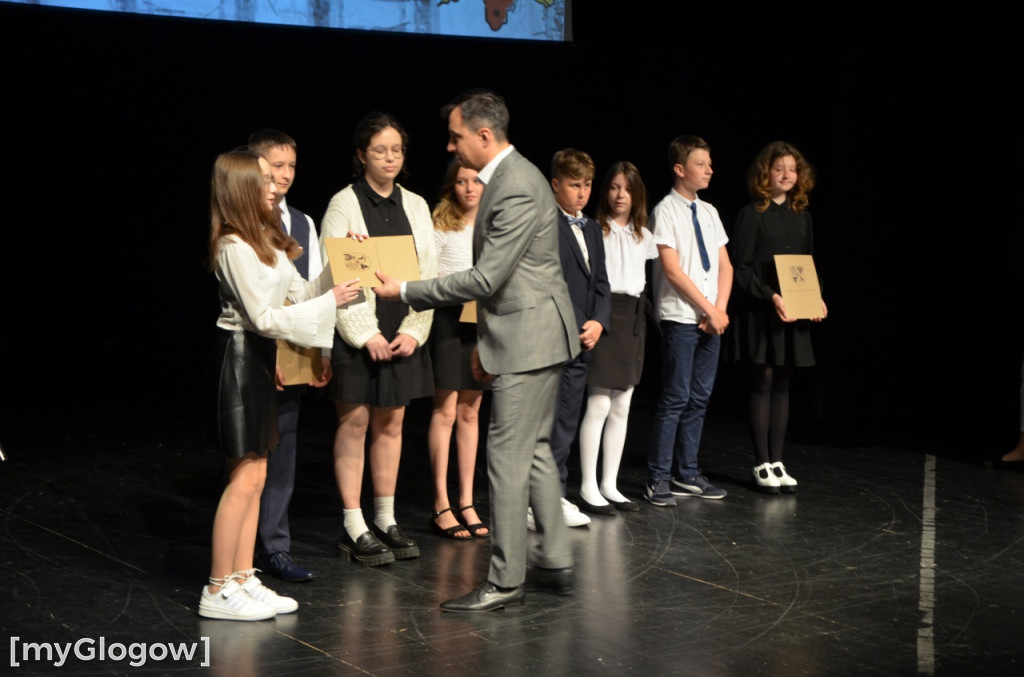 Gala stypendialna prymusów trwa